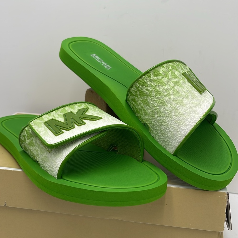 Michael Kors Green Slide Logo Sandals Palmer Ombré Signature
Jungle Green
NWT - Picture 5 of 16